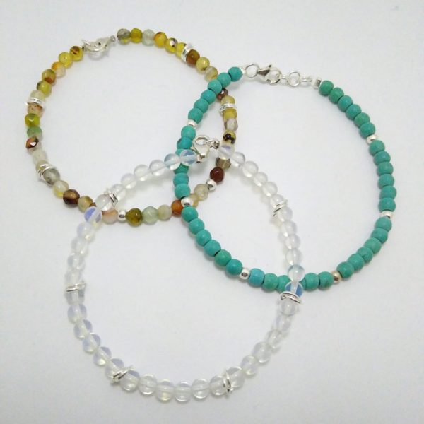 Pulsera piedras naturales con argollitas