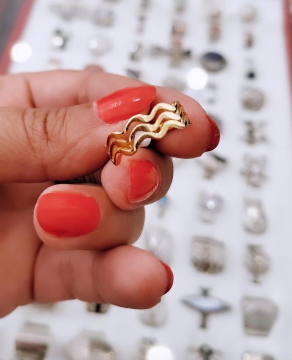 Anillo ondas dorado midi