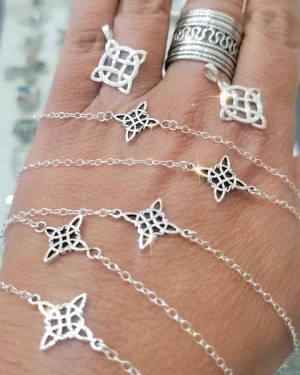 Pulsera nudo de  brujas