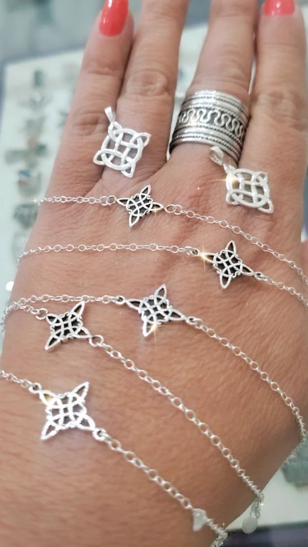 Pulsera nudo de  brujas
