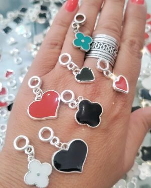 Charms esmaltados