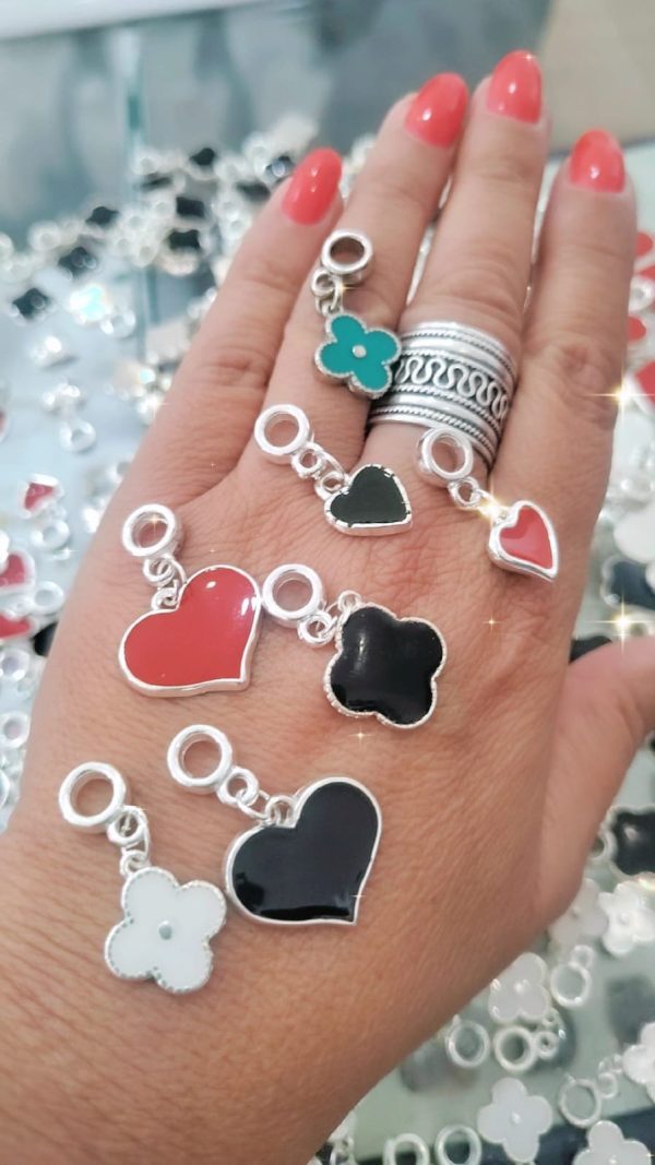 Charms esmaltados