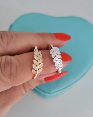 Anillo hoja brillante