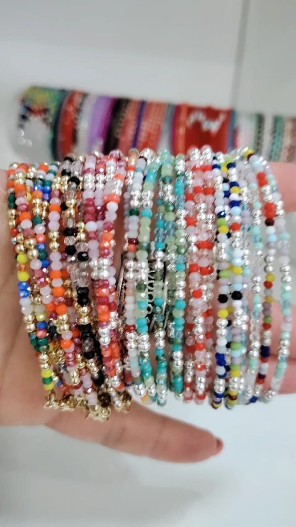 Pulsera con cristales con bolitas