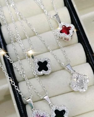 Collar Clover