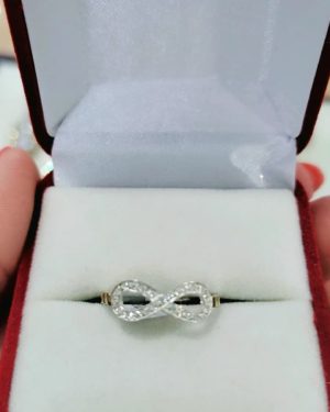 Anillo infinito real