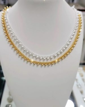 Collar bolitas reina