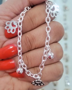 Pulsera con huellitas