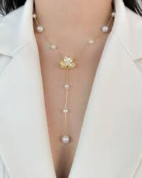 Collar flor y perlas