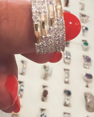 Anillo Taina