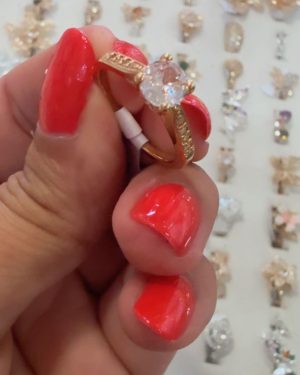 Anillo diamante dorado
