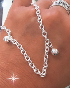Pulsera con bolitas