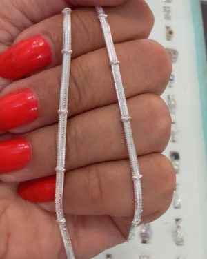 Collar snake plana con bolitas