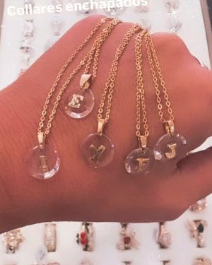 Collares enchapados con inicial Cristal