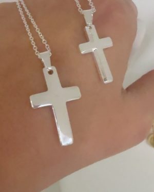 Collar con cruz