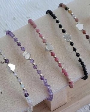 Pulsera piedras naturales con corazón / estrella
